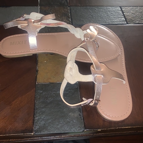 MIXIT Sandals - Picture 2 of 4